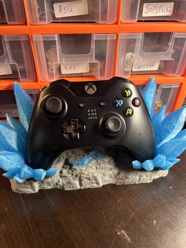 Manette xbox one day - one, 2013